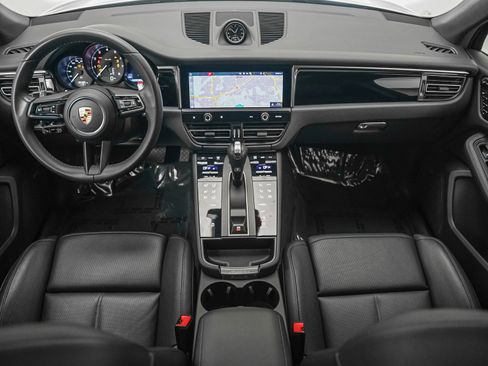 Used 2024 Porsche Macan image 15