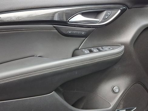 Used 2021 Buick Envision Essence w/ Technology Package I image 13