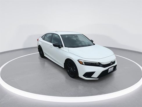 Used 2023 Honda Civic Sport image 3