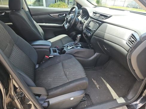 Used 2018 Nissan Rogue SV w/ Premium Package FWD image 29