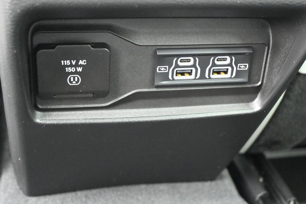 Used 2022 Jeep Grand Cherokee Overland w/ Luxury Tech Group IV RWD image 26