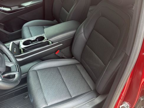 Used 2025 Chevrolet Equinox LT w/ Convenience Package II FWD image 18