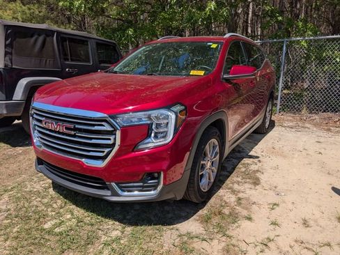 Used 2023 GMC Terrain SLT w/ Infotainment Package II image 4