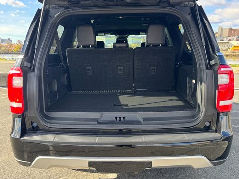 Used 2021 Ford Expedition Max XLT image 30
