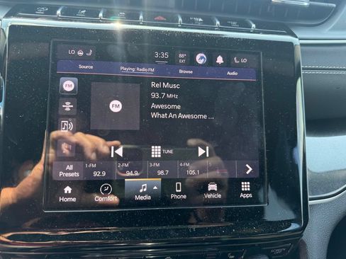 Used 2022 Jeep Grand Cherokee L Laredo RWD image 10