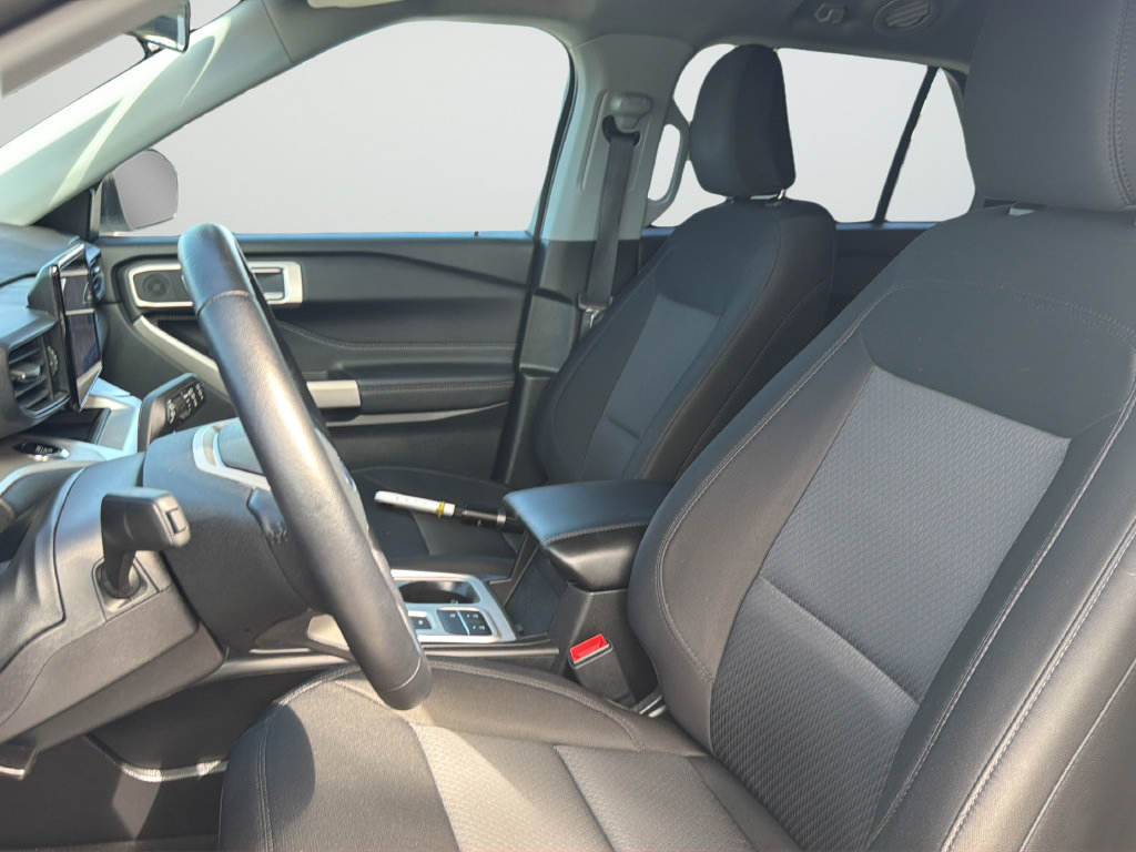 Used 2023 Ford Explorer XLT RWD image 23