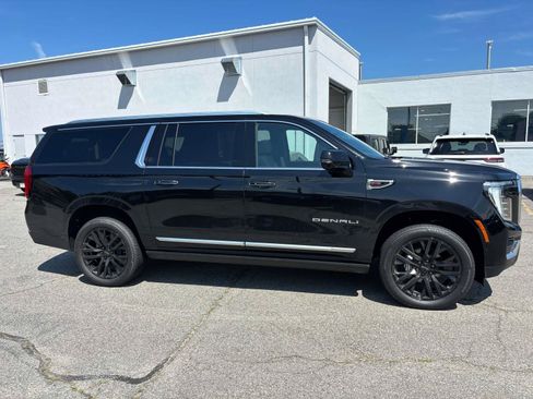 Used 2026 GMC Yukon XL Denali w/ Denali Reserve Package AWD/4WD image 2