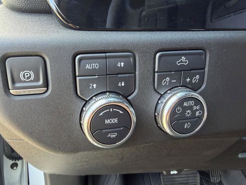 Used 2025 GMC Sierra 1500 Elevation w/ Preferred Package image 36