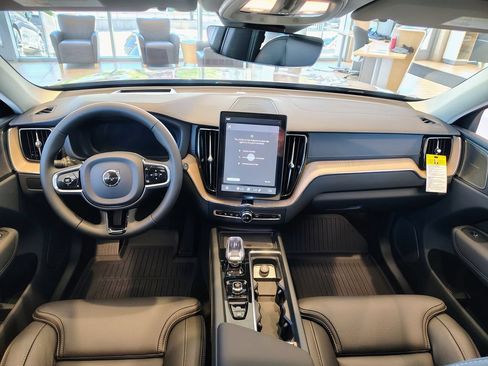 New 2026 Volvo XC60 B5 Ultra w/ Climate Package AWD/4WD image 18