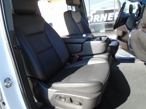Used 2025 GMC Sierra 1500 SLT image 12
