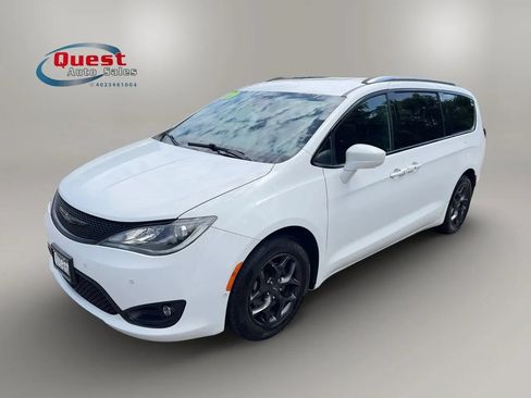 Used 2019 Chrysler Pacifica Touring Plus w/ Advanced Safetytec Group FWD image 7