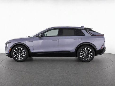 Certified 2024 Cadillac Lyriq Sport AWD/4WD image 2
