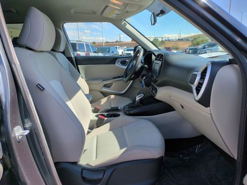 Used 2021 Kia Soul LX image 29