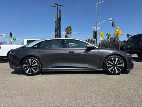 Used 2023 Lucid Air Grand Touring image 42