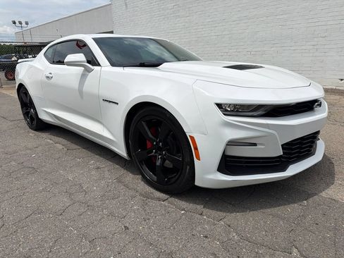 Used 2021 Chevrolet Camaro SS RWD image 8