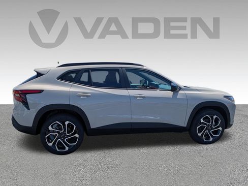 New 2026 Chevrolet Trax RS w/ Sunroof Package image 23