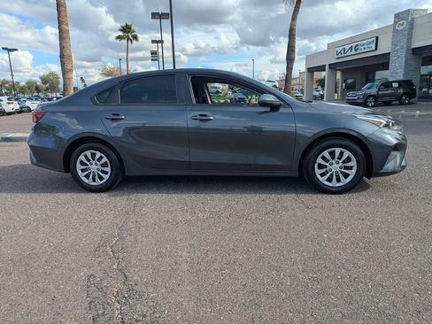 Certified 2022 Kia Forte Sedan image 2