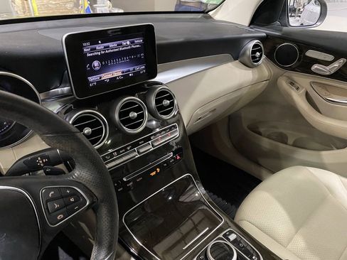 Used 2018 Mercedes-Benz GLC 300 image 8