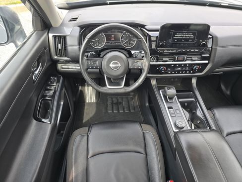 Used 2024 Nissan Pathfinder SL w/ SL Premium Package image 35