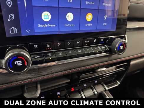Used 2023 Chevrolet Colorado Z71 w/ Z71 Convenience Package 2 AWD/4WD image 7