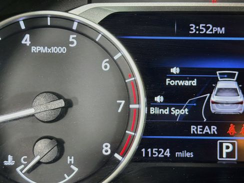 Used 2024 Nissan Sentra SV FWD image 19