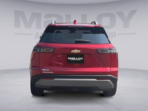 Used 2025 Chevrolet Equinox LT w/ Convenience Package II FWD image 4