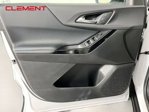 Used 2025 Chevrolet Equinox LT FWD image 25