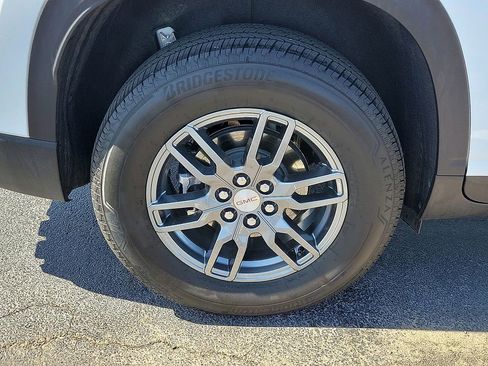 Used 2025 GMC Acadia Elevation image 7