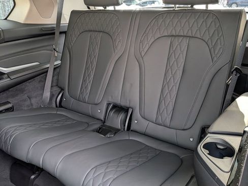 Used 2025 BMW X7 xDrive40i image 22