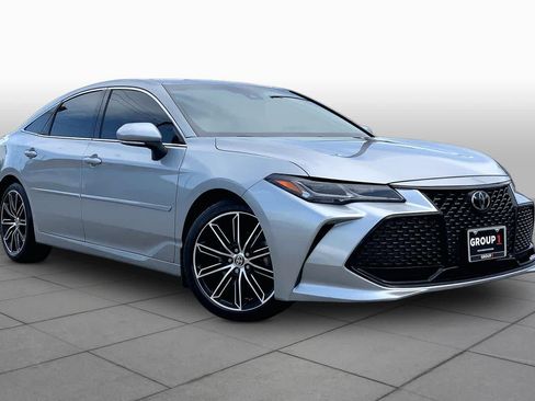 Used 2021 Toyota Avalon Touring FWD image 3