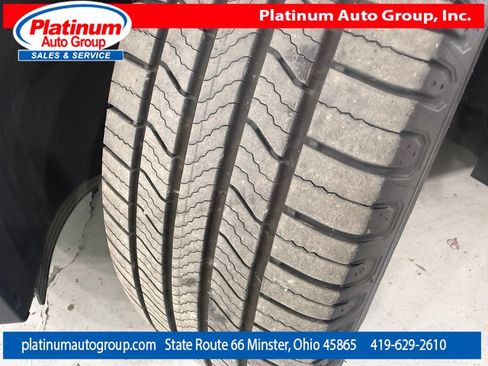 Used 2023 Kia Carnival EX FWD image 59