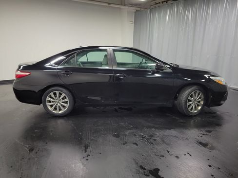 Used 2017 Toyota Camry XLE w/ Moonroof Package FWD image 9
