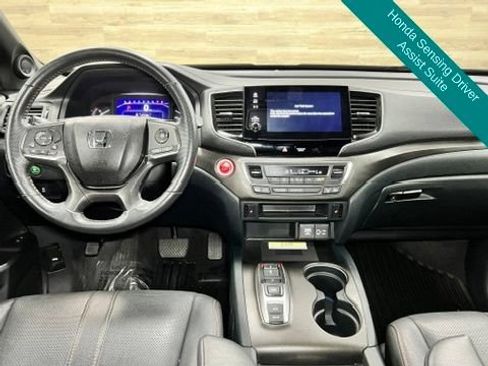 Used 2023 Honda Passport TrailSport image 2