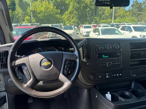 Used 2022 Chevrolet Express 2500 Extended w/ Enhanced Convenience Package RWD image 16
