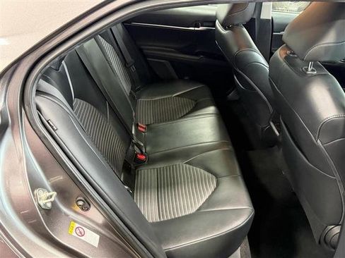 Used 2019 Toyota Camry SE w/ Carpet Mat Package FWD image 17