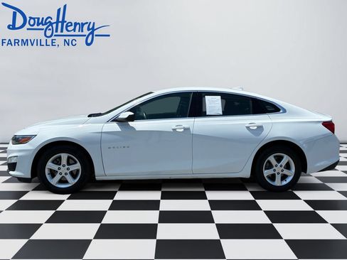 Used 2024 Chevrolet Malibu LT FWD image 2