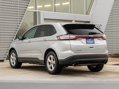 Used 2018 Ford Edge SE image 5