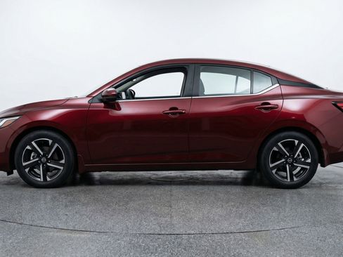 Used 2025 Nissan Sentra SV image 5