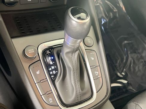 Used 2023 Hyundai Kona Limited image 17