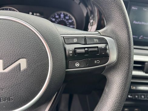 Used 2022 Kia K5 LXS FWD image 17