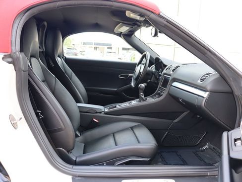 Used 2016 Porsche Boxster S image 29