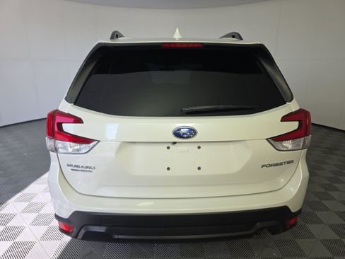 Used 2023 Subaru Forester Premium AWD/4WD image 6