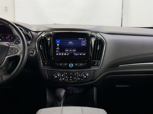 Used 2023 Chevrolet Traverse LT image 32