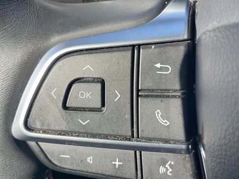 Used 2020 Toyota Highlander Limited FWD image 26