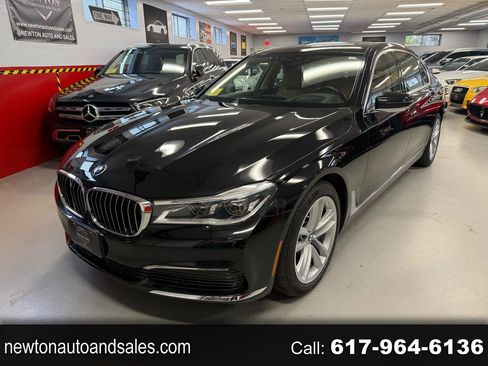 Used 2019 BMW 750i xDrive w/ Executive Package image 1