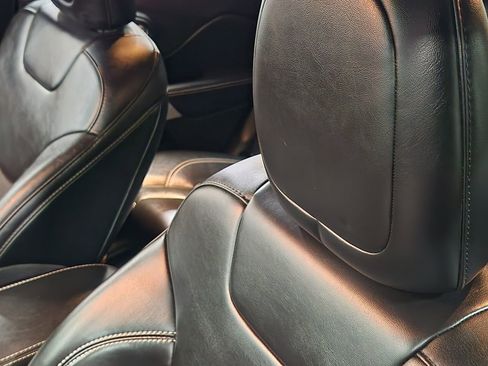 Used 2022 Jeep Cherokee Latitude w/ Sun & Sound Group image 32