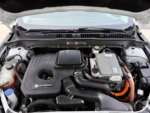 Used 2018 Ford Fusion SE w/ Equipment Group 602A FWD image 36