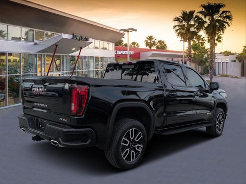 Used 2022 GMC Sierra 1500 AT4 w/ AT4 Premium Package AWD/4WD image 3