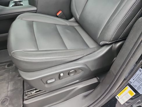 Used 2022 Chevrolet Suburban LT w/ LT Signature Package AWD/4WD image 13