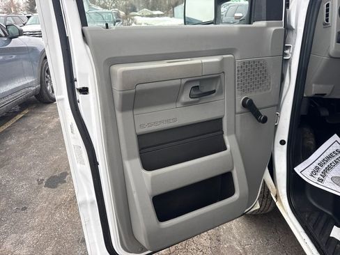 Used 2022 Ford E-450 and Econoline 450 Super Duty image 20